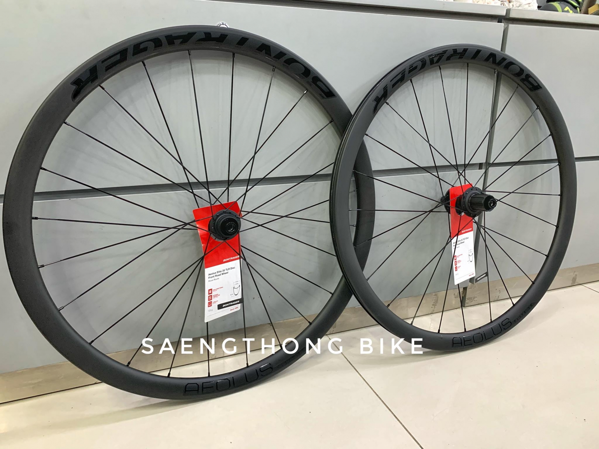 Bontrager Aeolus Elite 35 TLR DISC Saengthong Bike